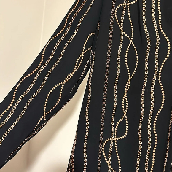 Aritzia BABATON power blouse in chain link rope print spring black gold neutral - Picture 4 of 6